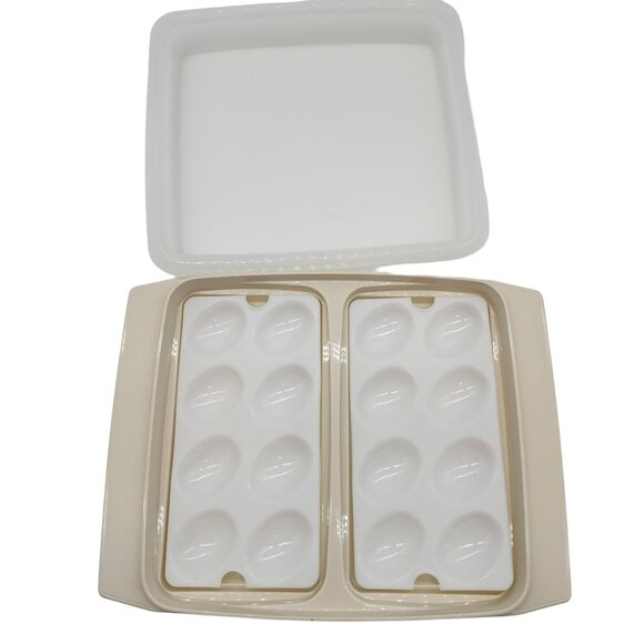 Tupperware Vintage Deviled egg / veggie tray Keeper Almond - Picture 2 of 3